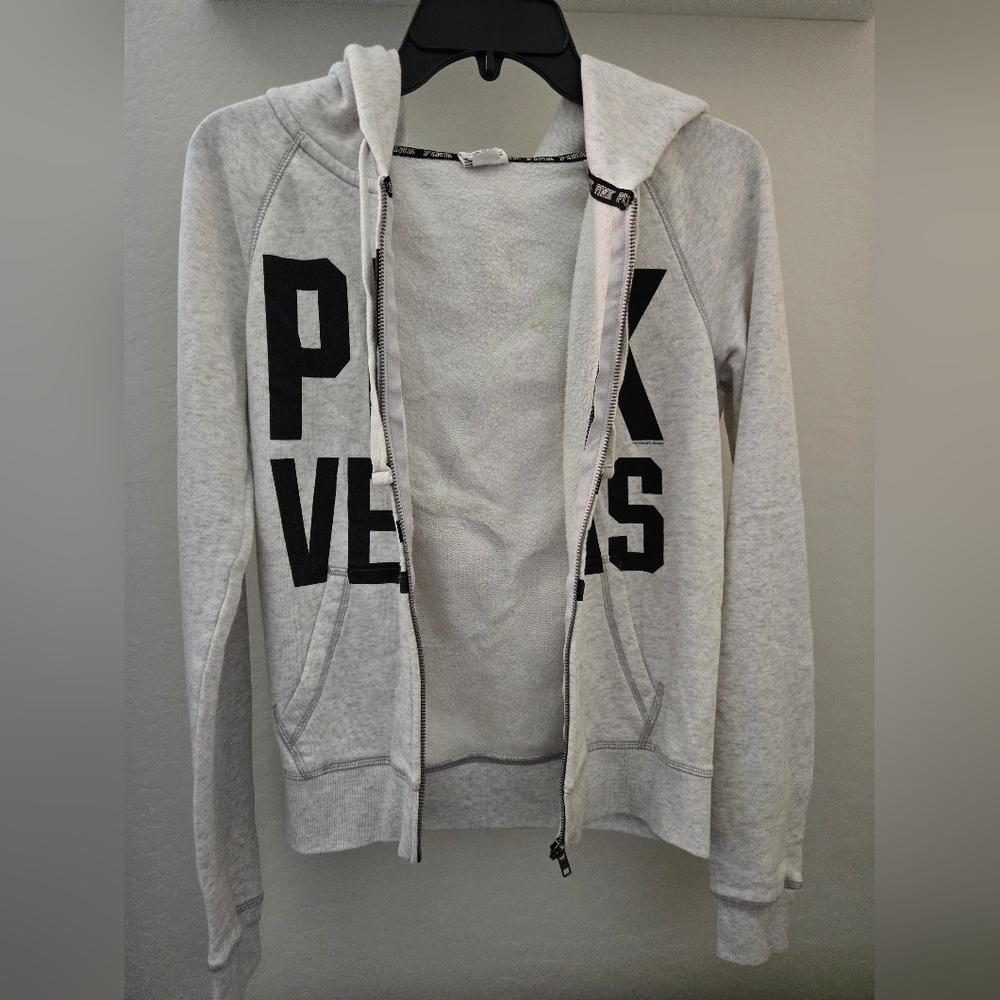 VS Pink Las Vegas Destination Hoodie. (LIMITED EDITION) - Picture 5 of 6